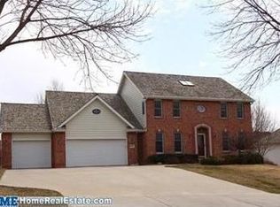 6710 Ridge Rd, Lincoln, NE 68512