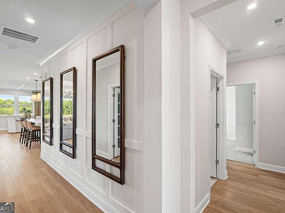 4th image of 134 Kenney Way