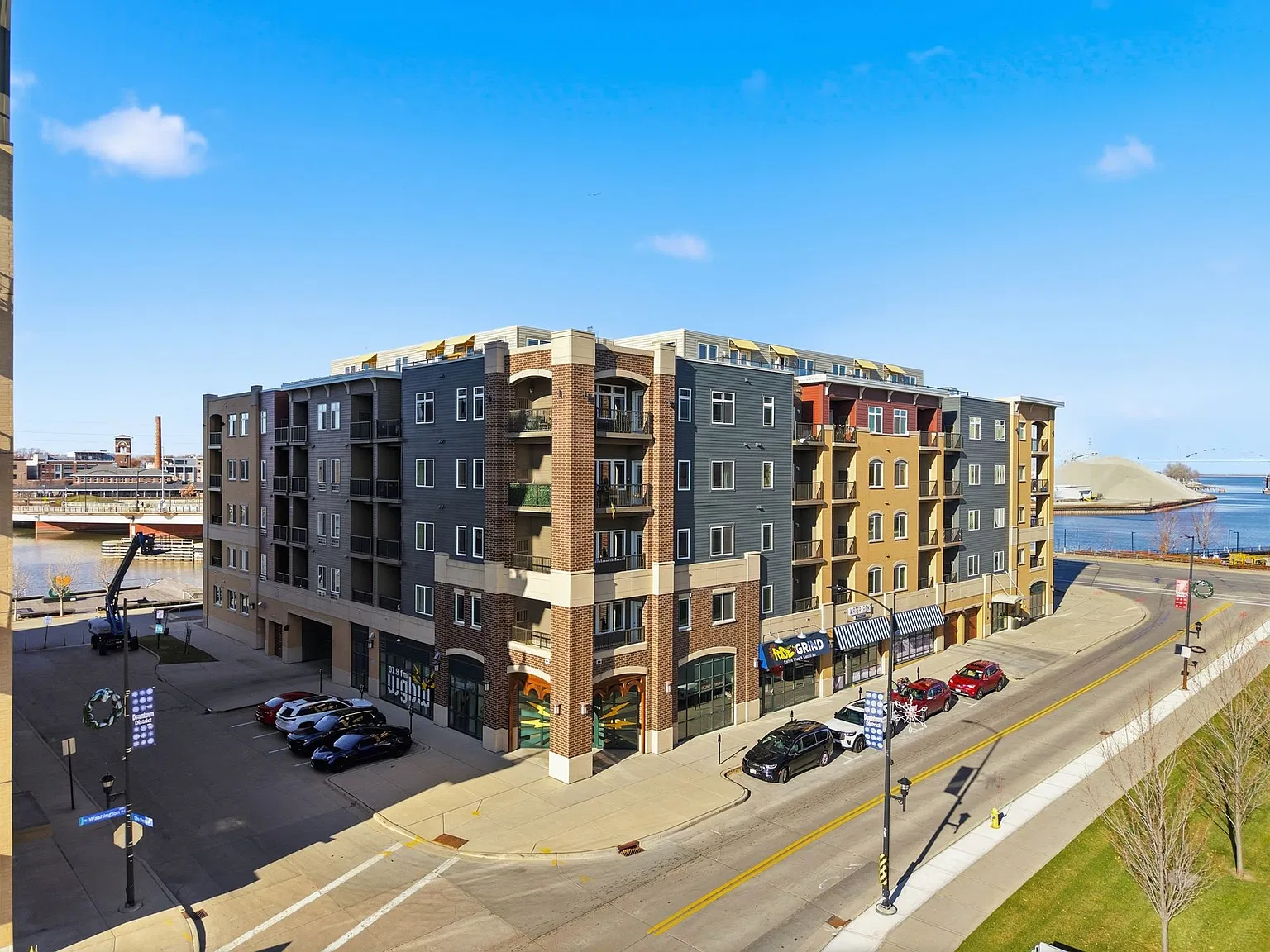 CityDeck Landing (CDL) — Photo 2