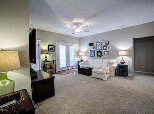 9901 Lindsey Springs Way UNIT 103-3T, Louisville, KY 40291