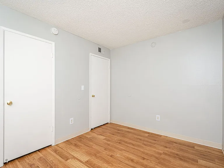 Redwoods at Mather Station Apartments — Photo 38
