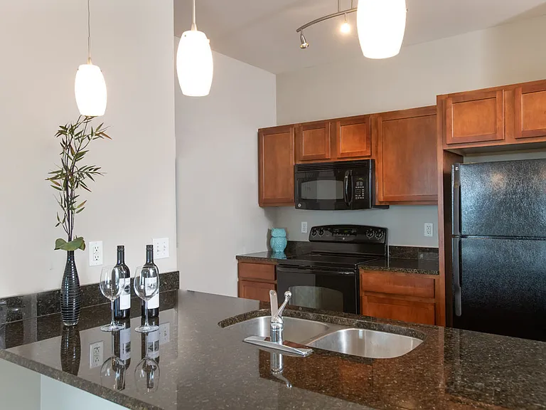 Stadium District Apartments — Photo 6