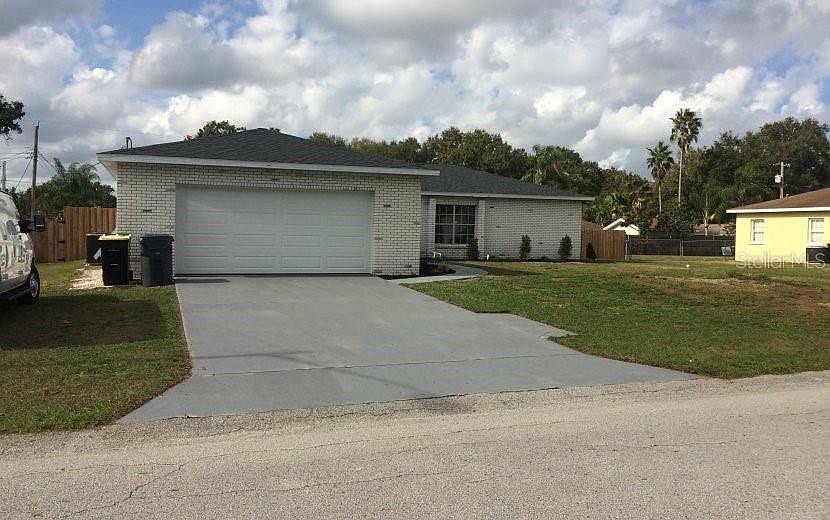 1st image of 6423 Shadowbrook Dr