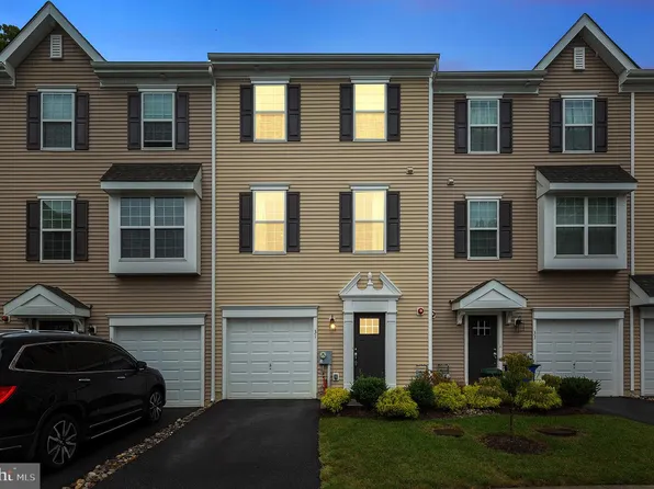 31 Faraday Ct, Morton, PA 19070