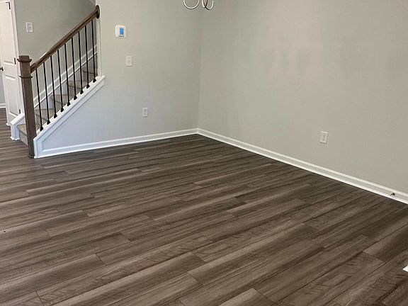 5th image of 293 Glenmore Gardens Rd