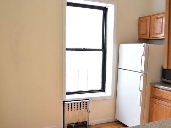 4th image of 2197 Ocean Ave APT 1C