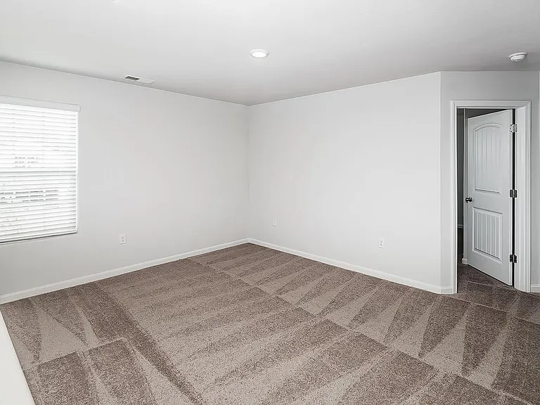 521 Hawley St — Photo 13