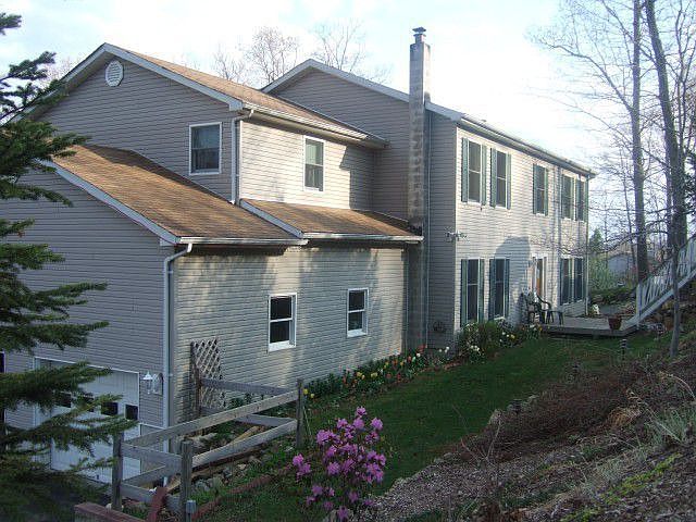 Mother/Daughter 4/5 Bedrooms 3,5 Bath Colonial