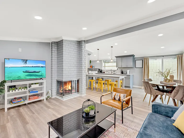 9582 Parade St — Photo 38