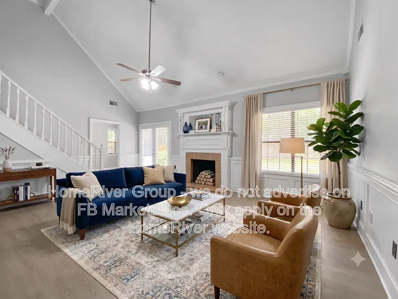 4 bed, 2.0 bath, 2431 sqft, $2,225 — Photo 2