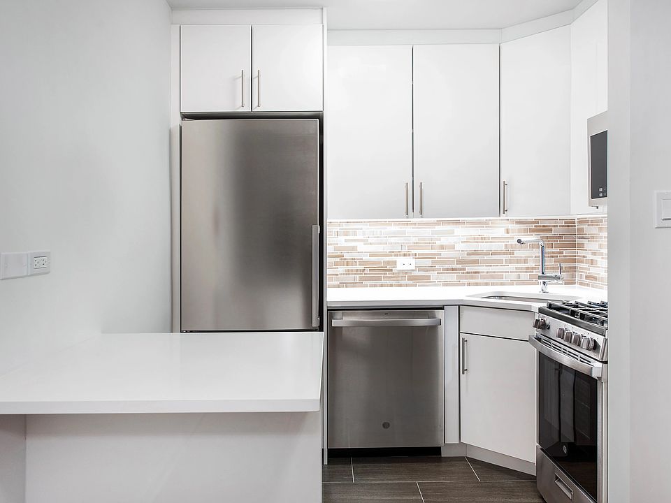 1st image of 300 E 40th St APT 8A