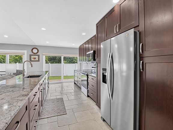 5th image of 22018 Colony Drive
