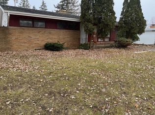 3201 Mackin Rd, Flint, MI 48504