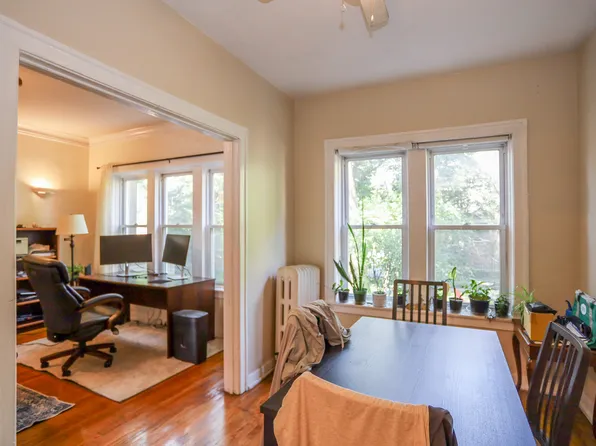 613 W Arlington Pl, Chicago, IL