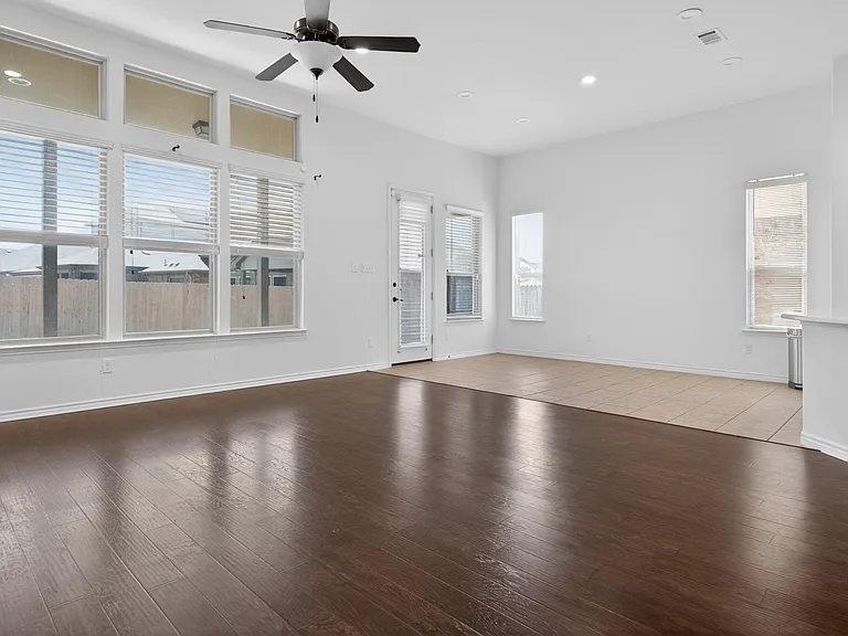 8728 Maple Ridge Trl — Photo 11