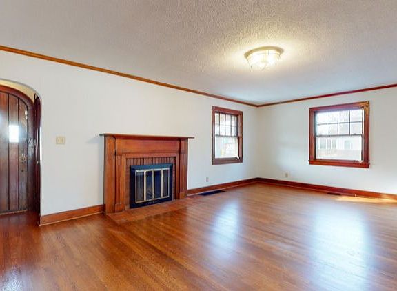4th image of 1701 Washington Pike