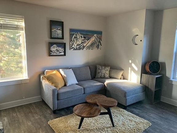 5th image of 61504 Diamond Lake Dr