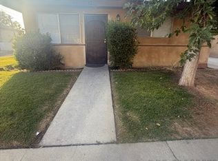 310 Niles Pl, Bakersfield, CA 93305