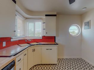 Amazing, Fully Loaded 2 Bedroom / 2 Bath Apartment w/ Yard!, Albuquerque, NM 87102
