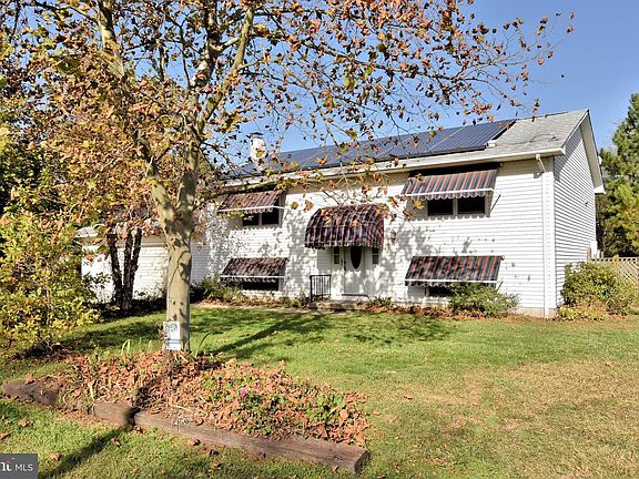2nd image of 18201 Hickory Ln