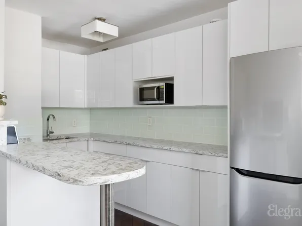 195 Adams Street image 6 of 18