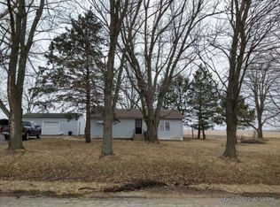 5064 S Beck Rd, Rochelle, IL 61068