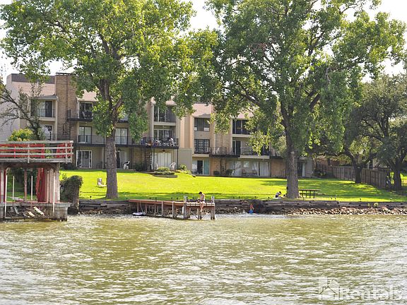 4th image of 390 Driftwood Ct APT 2