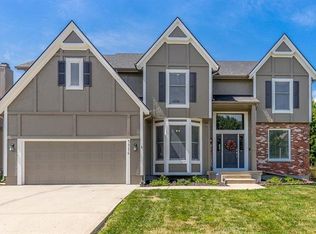 5316 Payne St, Shawnee, KS 66226