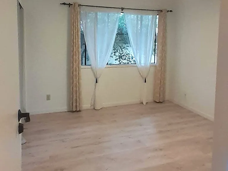 515 Ramona Ct #13 — Photo 16