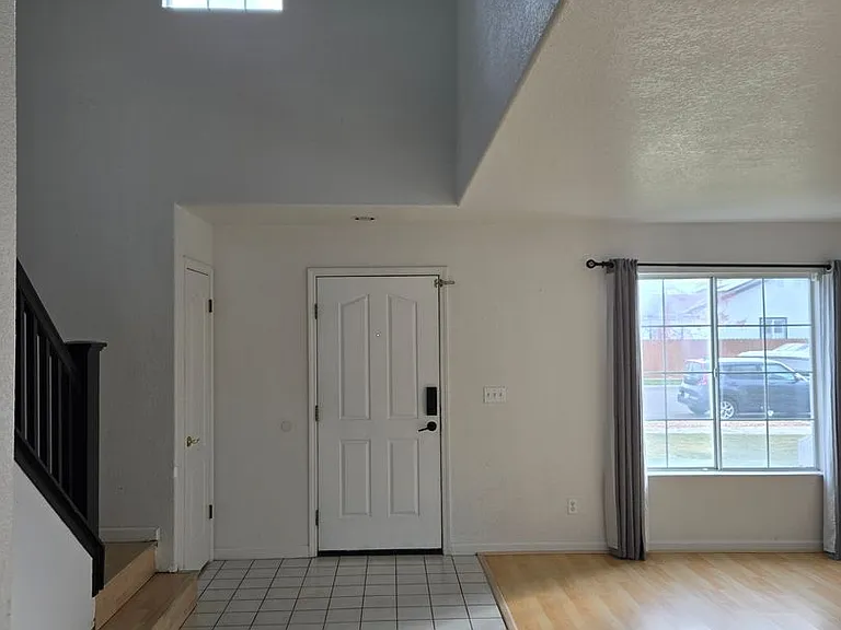 647 Vista Ct — Photo 8