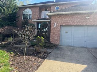 127 Gilda Ave, Pittsburgh, PA 15217