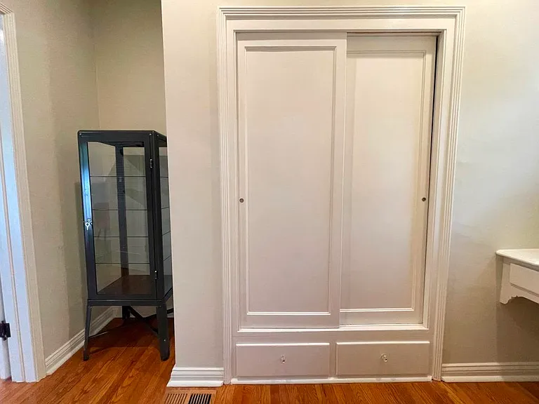 2285 N Beachwood Dr #5 — Photo 36