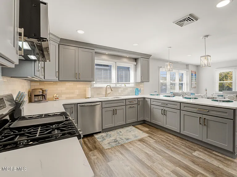 307 Asbury Ave — Photo 9
