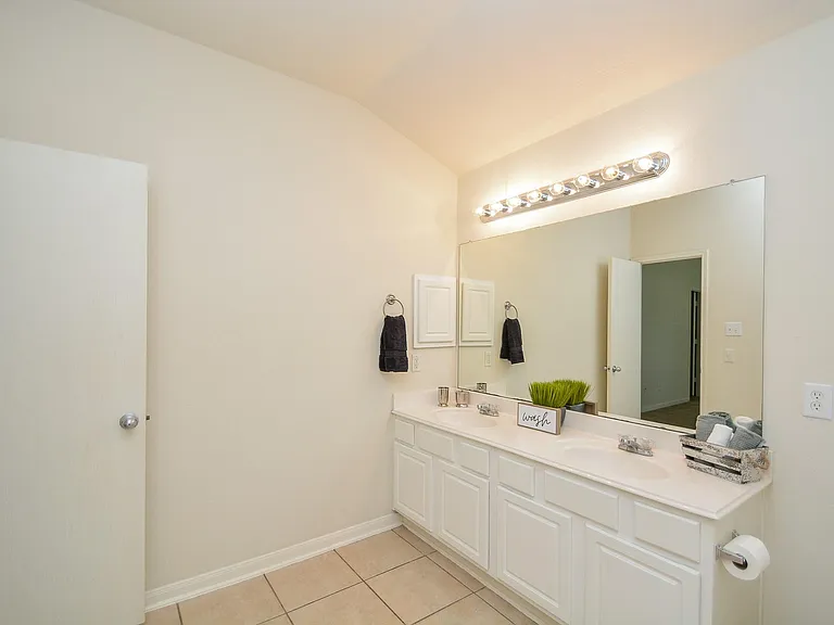 15318 Marlowe Grove Dr — Photo 18