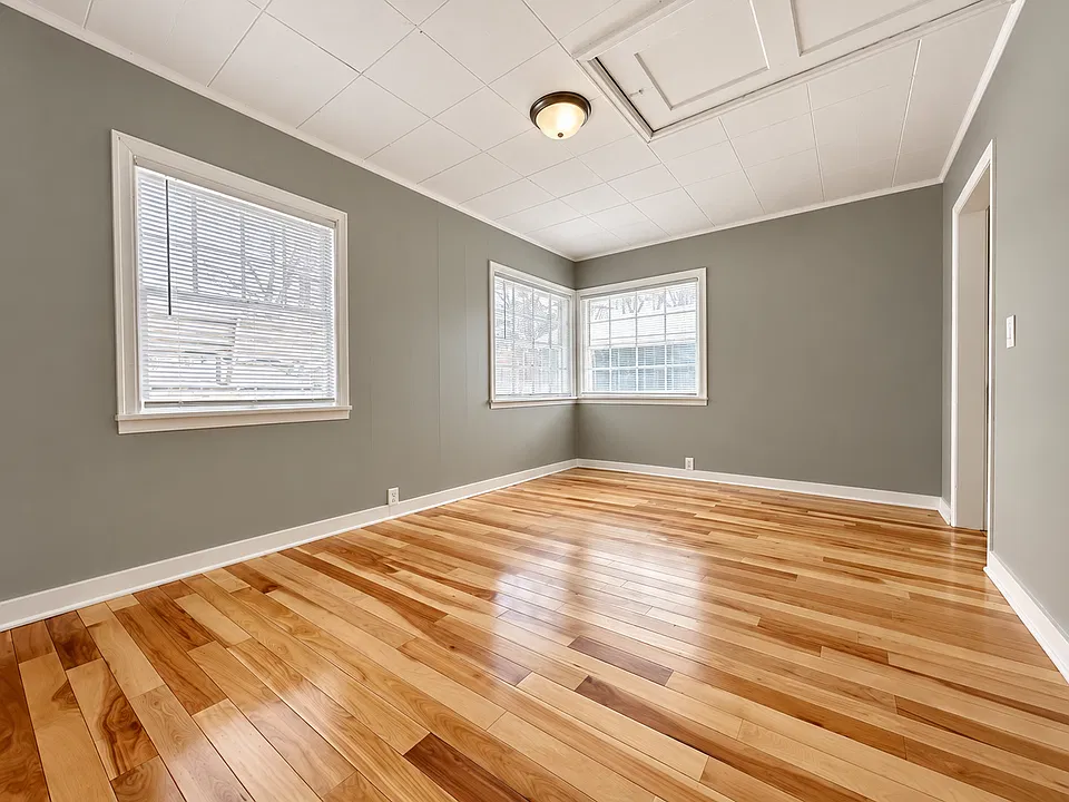 349 6th Ave S