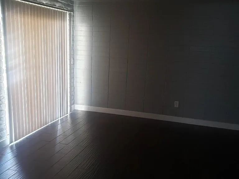 1017 N Main St #7 — Photo 9