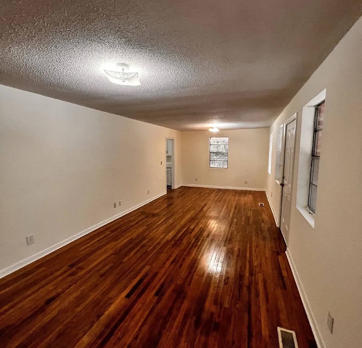 2 bed, 2.0 bath, 1358 sqft, $1,600 — Photo 3