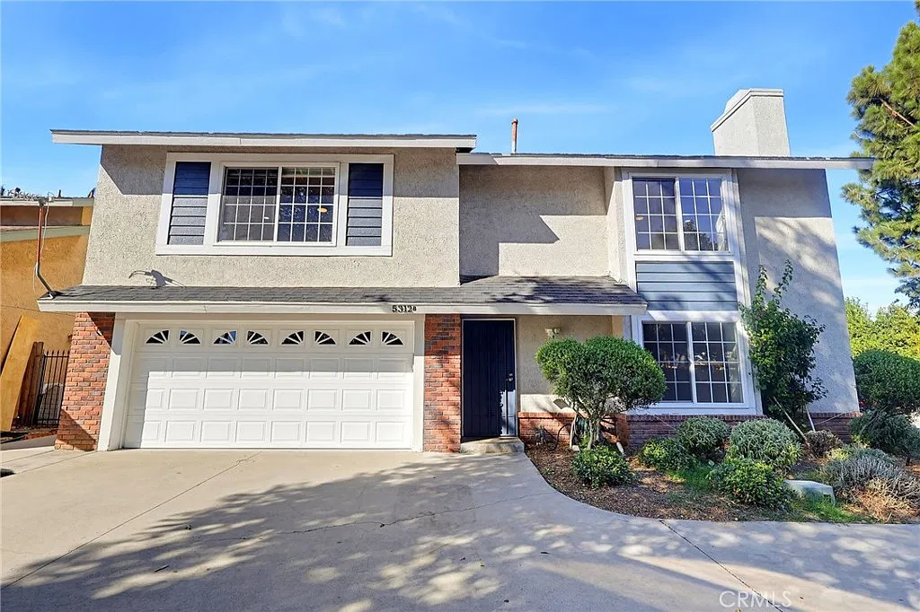 3 bed, 2.5 bath, 1879 sqft, $4,000 — Photo 1
