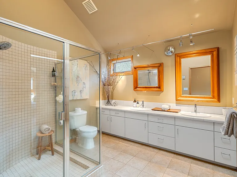 2537 NW Upshur St — Photo 25