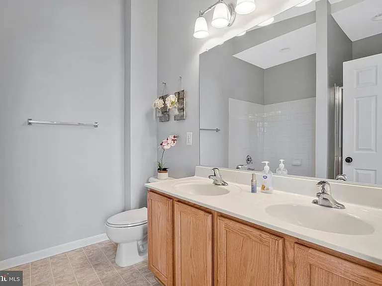 122 Lloyd St #211 — Photo 20