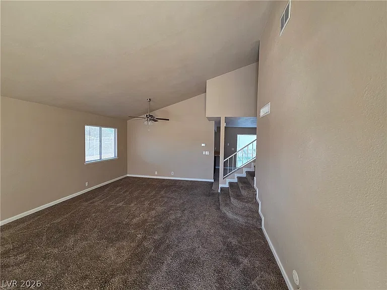 1745 Mount Hood St — Photo 4