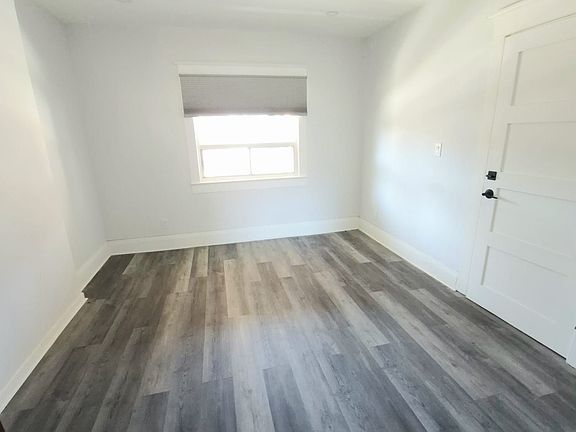 3rd image of 137 Glenmore Rd