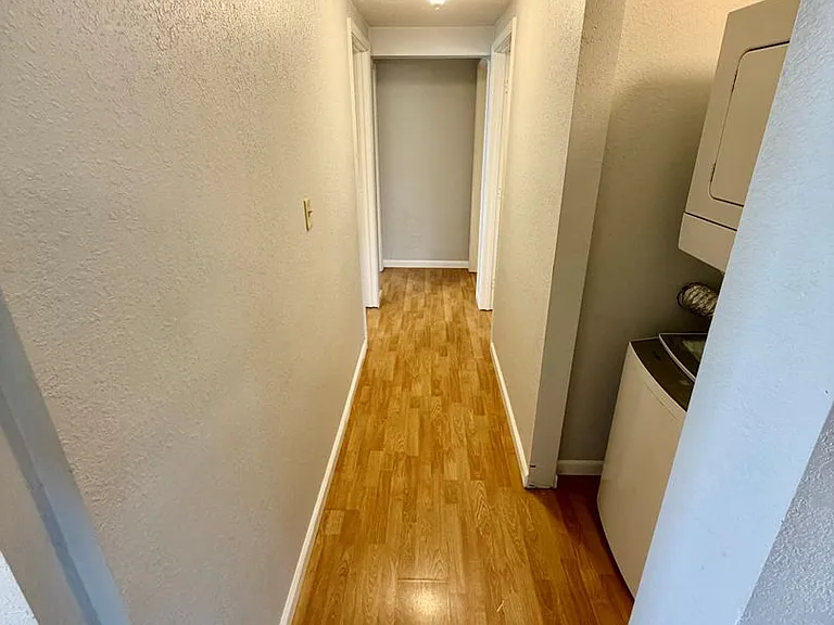 135 NW 32nd St — Photo 6