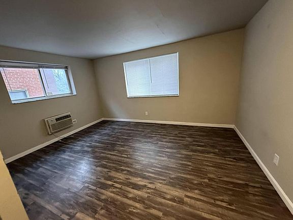 2nd image of 3006 Lafayette Ave APT 11