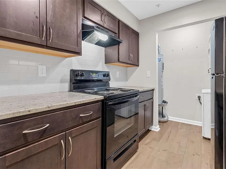 1166 Booth Rd #407 — Photo 7