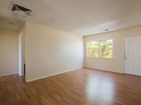 440 Princeton Dr SE, Albuquerque, NM 87106