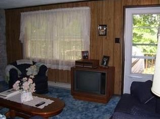 140 Mountain Top Dr, Hawley, PA 18428