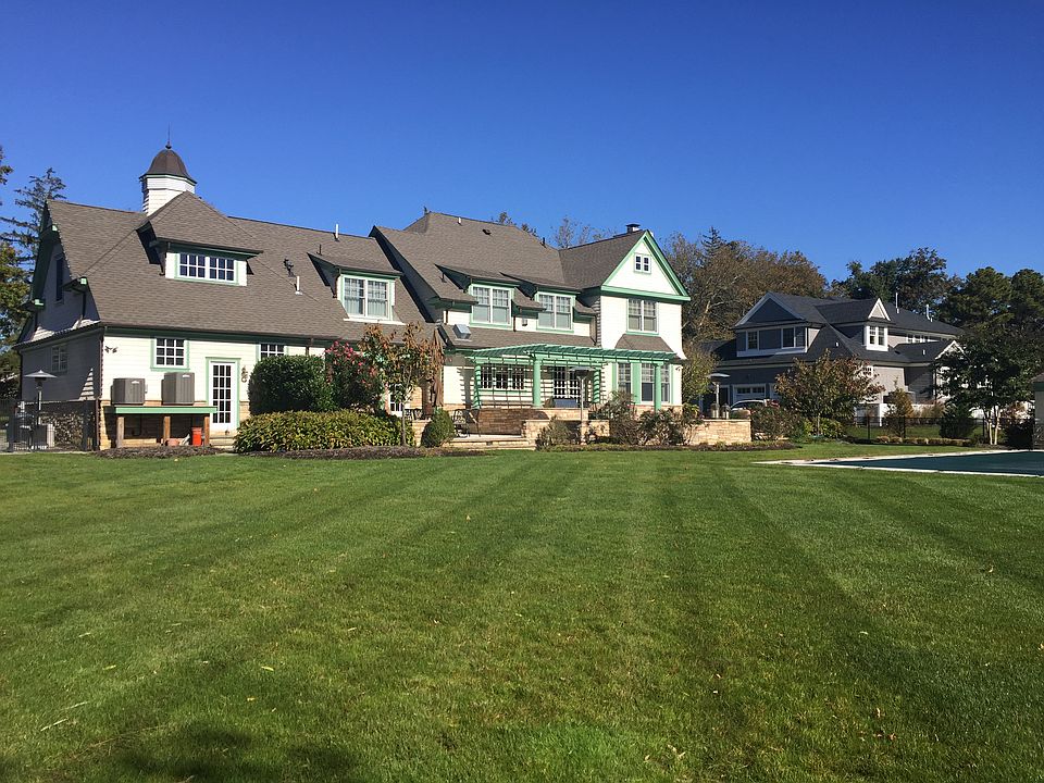 Large fenced rear yard