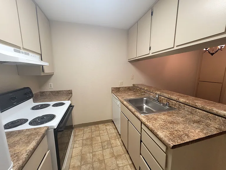3941 Madison Ave #200 — Photo 12