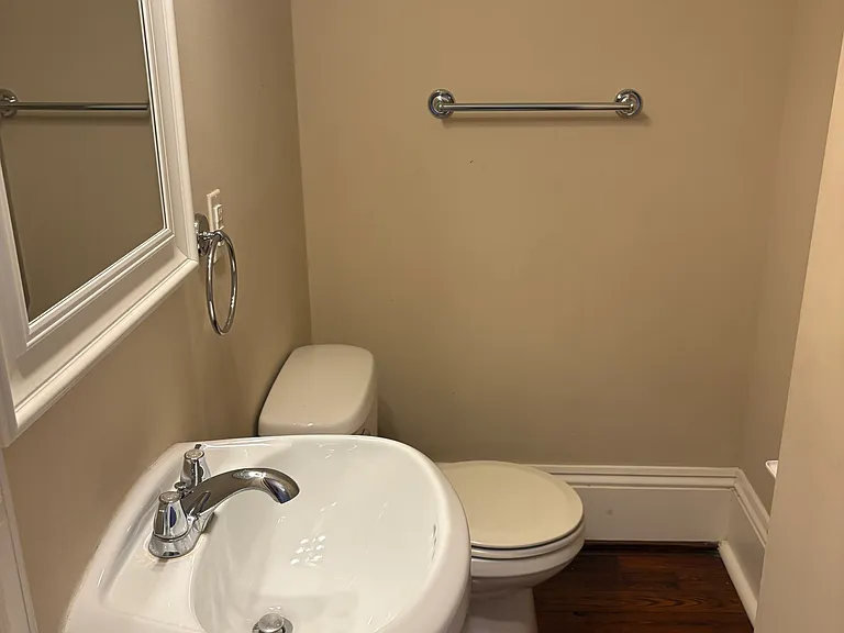 200 S Scott St — Photo 9